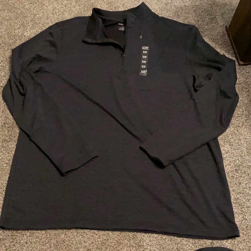 Nwt Swiss tech pull over